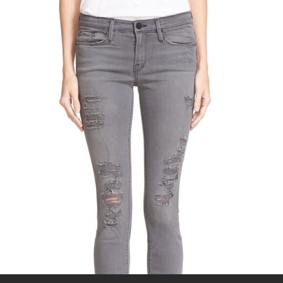 Frame Denim Le Skinny de Jeanne in distressed grey. - Picture 2 of 6
